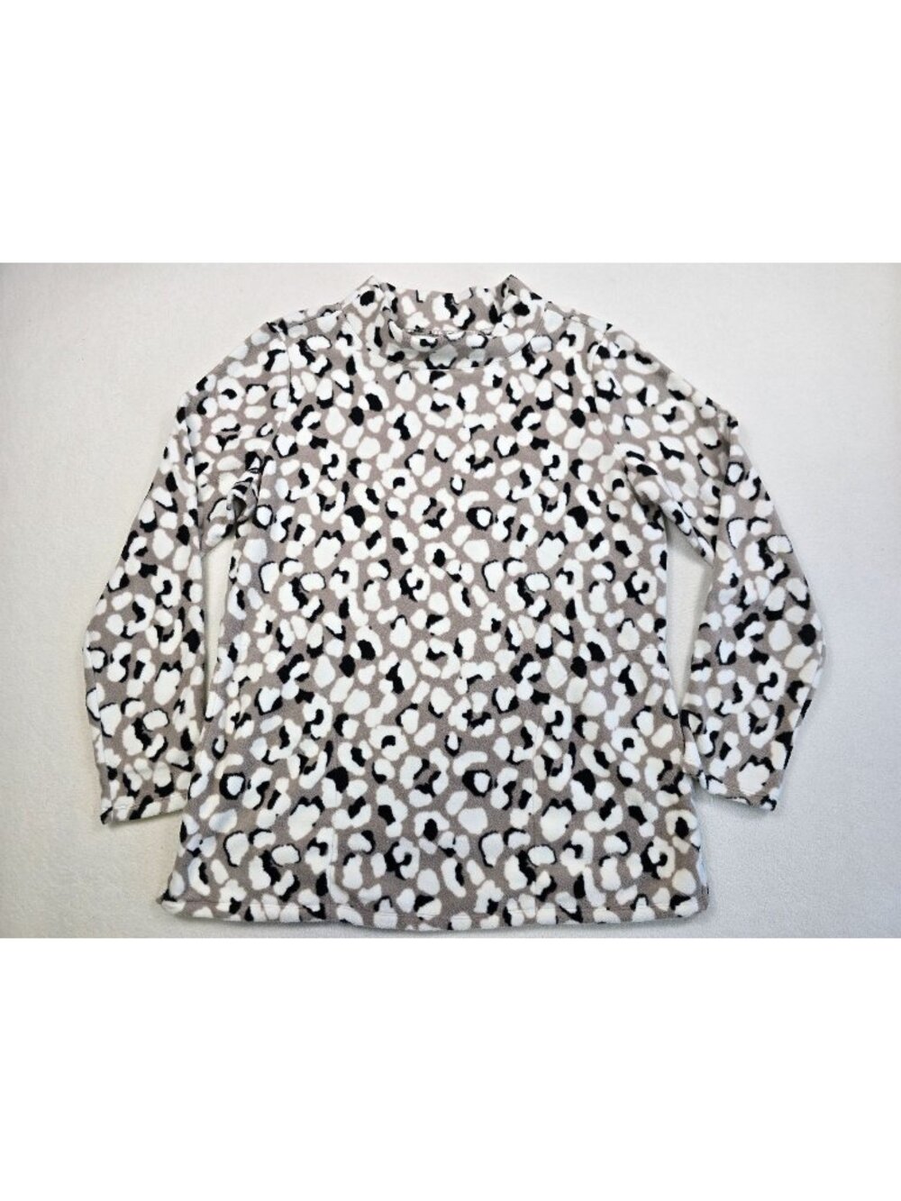 D&Co Womens Small Long Sleeve Leopard Print Fleece Top Cozy